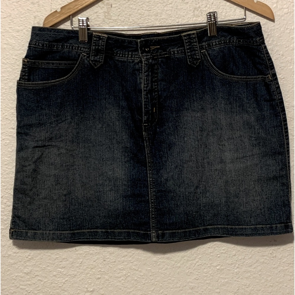 St. John's Bay Denim Jean Skort Skirt Women SZ 16 Blue Denim Med Wash Zipper Fly